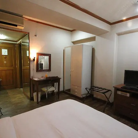 Corporate Executive Orient Suites